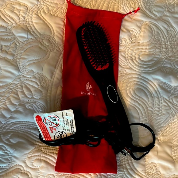 LIKE NEW! Never used MiroPure Enhanced Hair Straightener Brush w carrying bag - Picture 1 of 3